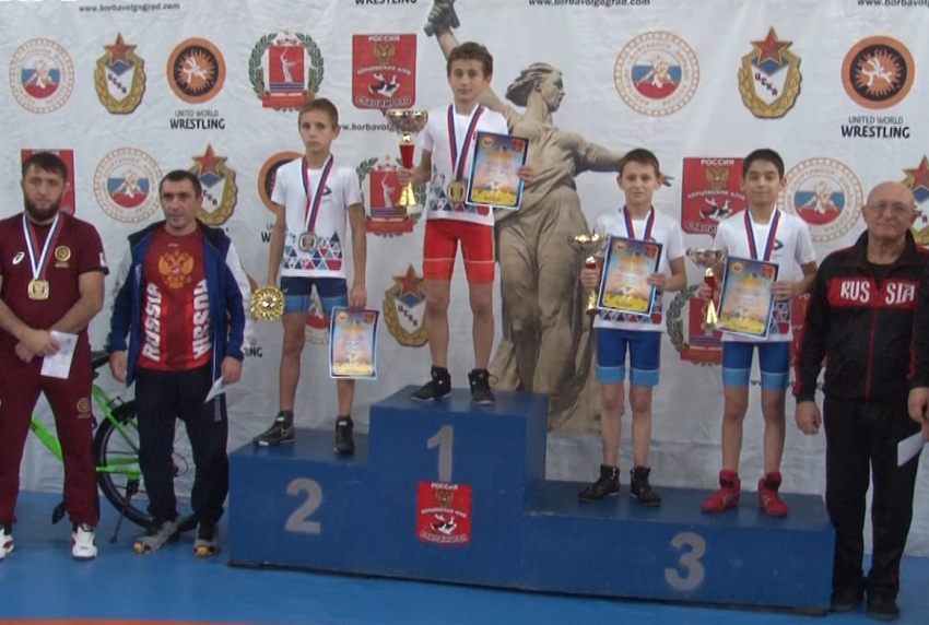 В Волгограде прошли Всероссийские соревнования по спортивной борьбе среди юношей