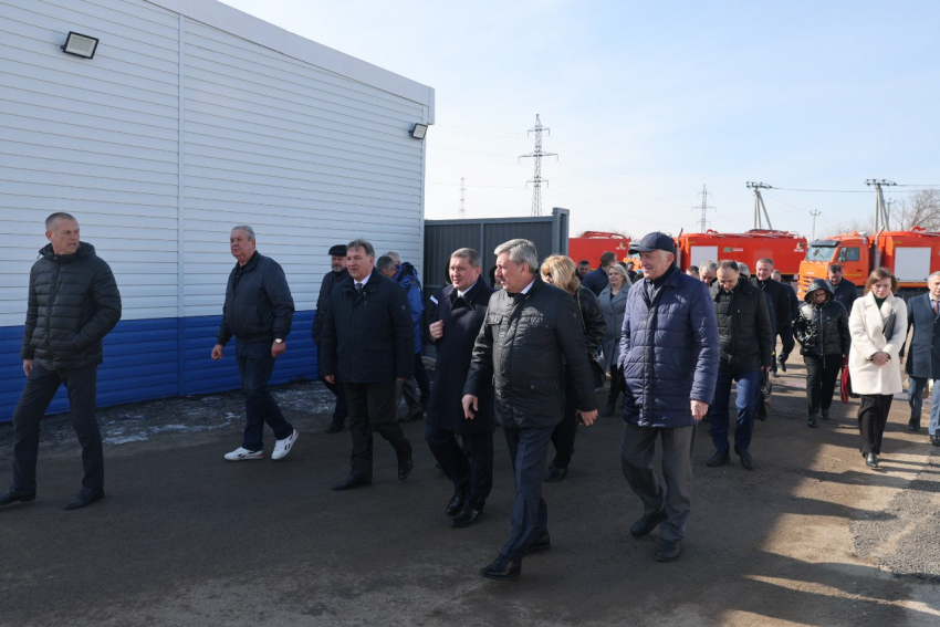Волгоградский губернатор снова вывез толпу чиновников в котельную 