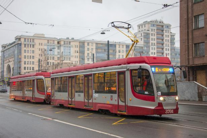 Два новых трамвая секретно доставили из Челябинска в Волгоград