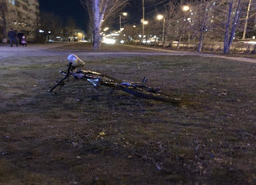 Водитель «пятнадцатой» сбил 8-летнего велосипедиста во дворе дома в Волгограде