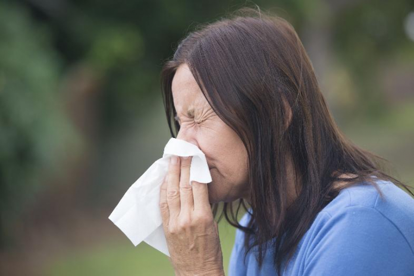 В Волгограде больным гриппом советуют чихать в локоть