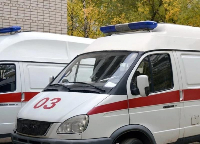 Умер по дороге в больницу: 23-летнего парня напротив «Ленты» сбила «четырнадцатая» в Волгограде