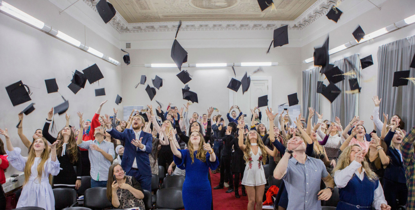 Учат невостребованным профессиям: в администрации Волгоградской области раскрыли главные проблемы образования