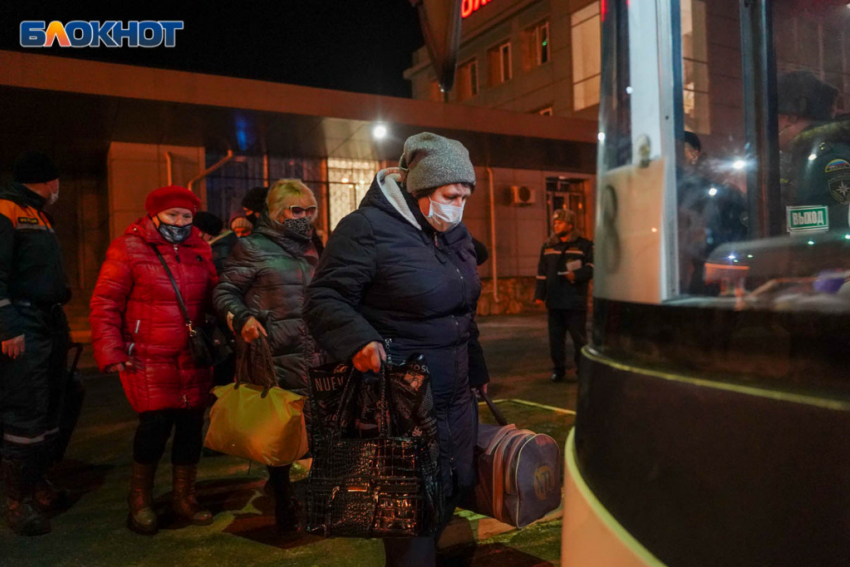 В Волгограде организован сбор гуманитарной помощи для переселенцев из ЛНР и ДНР: адреса