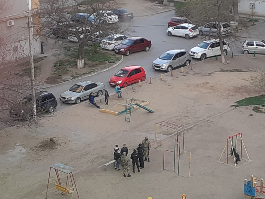 Волгоградка стала свидетелем того, как ее соседи не безнаказанно нарушили самоизоляцию 