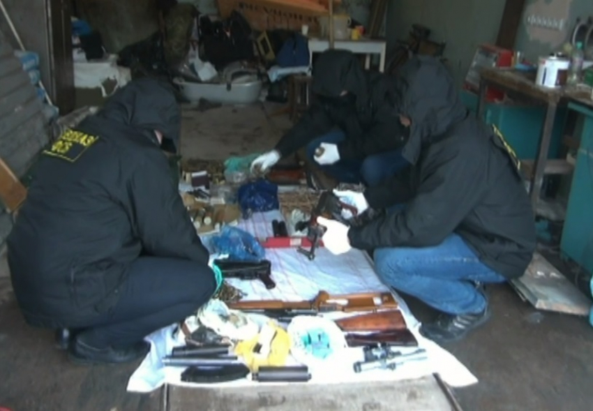 Взрывчатые вещества и боеприпасы обнаружены у жителя Волгограда