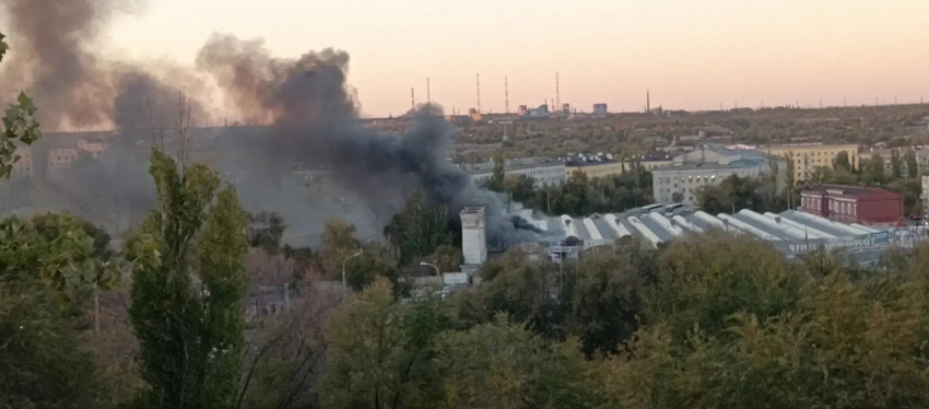 Пожар локализовали на бывшем Тракторнои рынке в Волгограде 