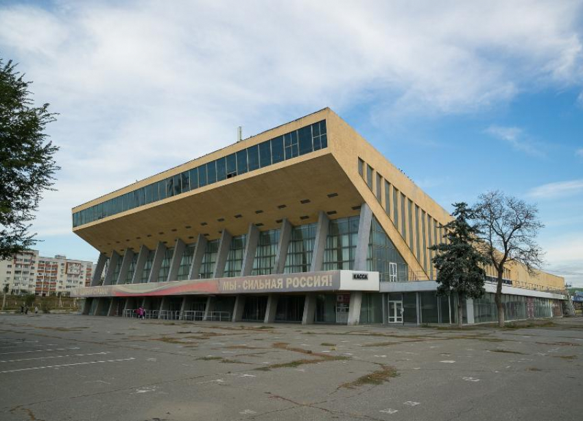 Глобальный ремонт Дворца спорта в Волгограде начнется с третьего этажа