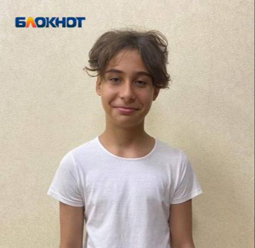  В шесть лет умерла мама, отец бросил: семью ищут волгоградцу с очаровательной улыбкой