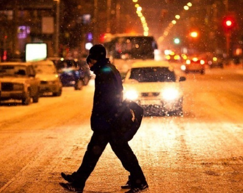 В Волгограде на пешеходном переходе лихач на «Приоре» задавил человека
