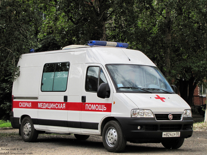 На плотине ГЭС в Волжском две иномарки столкнулись лоб в лоб