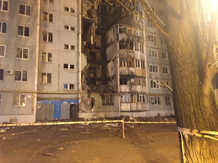 В Волгограде работы по разбору завалов взорванного дома приостановлены 
