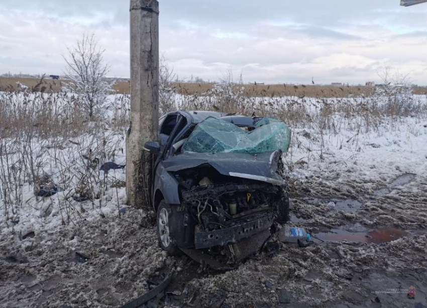 Тройную аварию на «встречке» устроила женщина за рулем Chevrolet на юге Волгограда