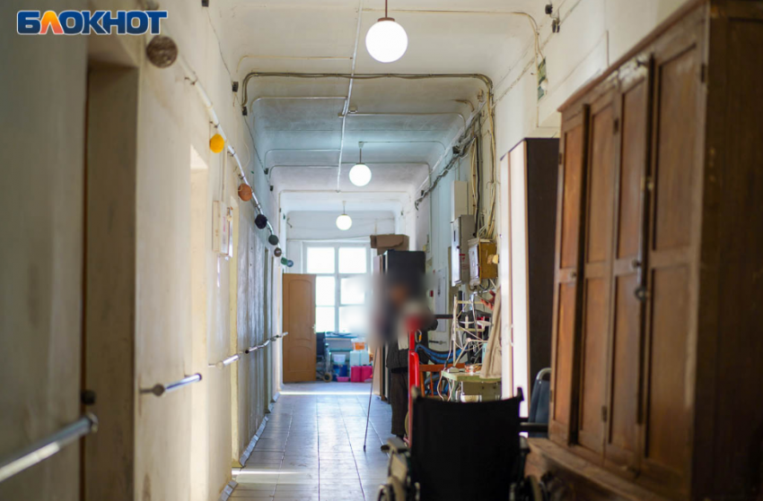 В Волгоградской области алиментщик прятался от приставов в шкафу
