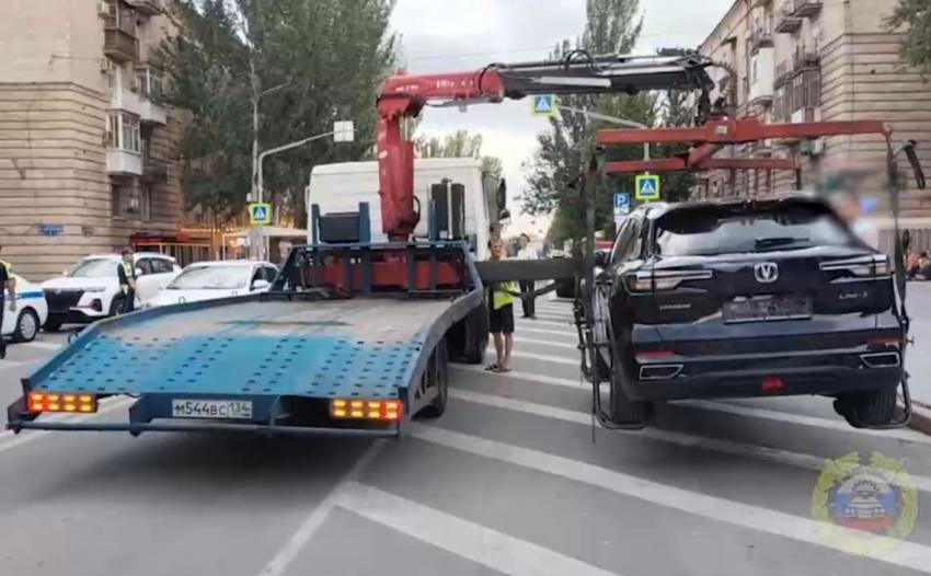 Иномарки после рейда в центре пачками отправили на штрафстоянки в Волгограде 