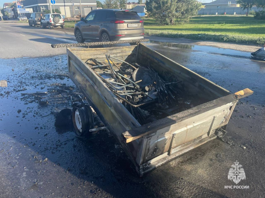 Водитель внедорожника за несколько секунд лишился лодки на волгоградской трассе 