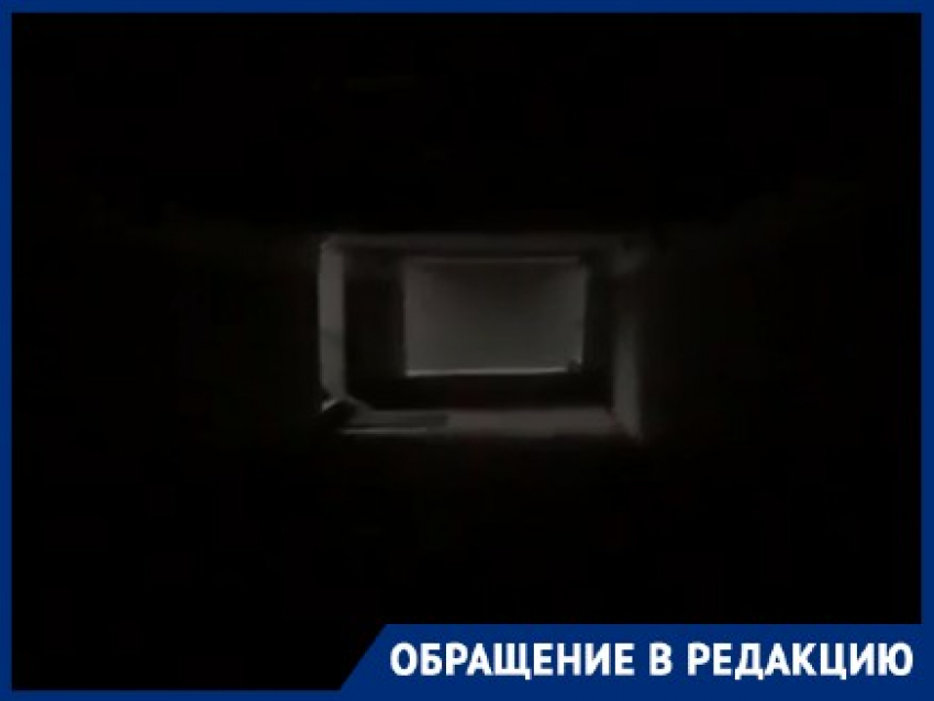 Волгоградцы ходят в темноте на ощупь после ремонта перехода на Жукова