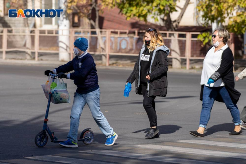 Каждый 100-й: в Волгоградской области больше 23 000 человек болеют COVID-19 и ОРВИ