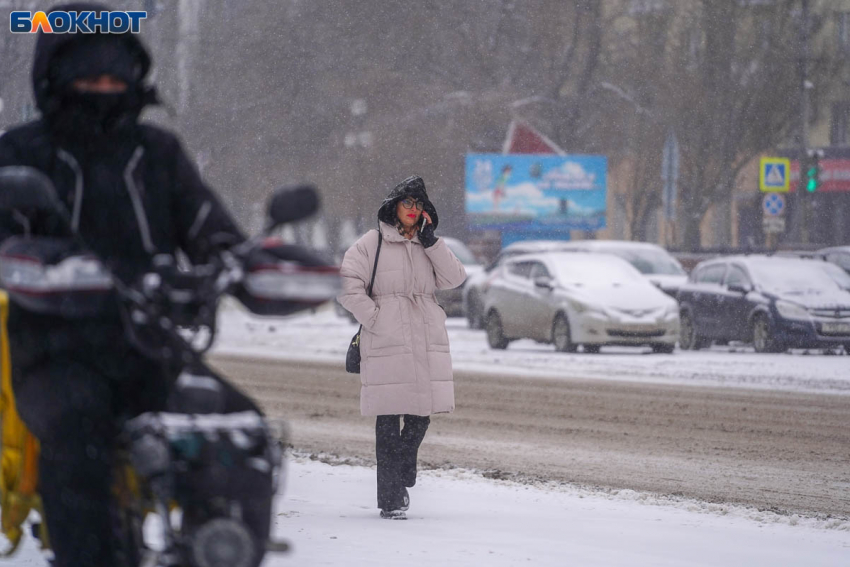 Снежно, морозно и скользко на дорогах: погода на 23 января в Волгограде