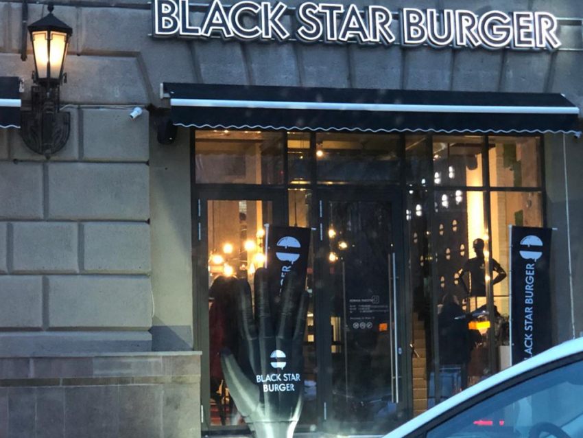 Ребенок рассек лоб в Black Star Burger в Волгограде