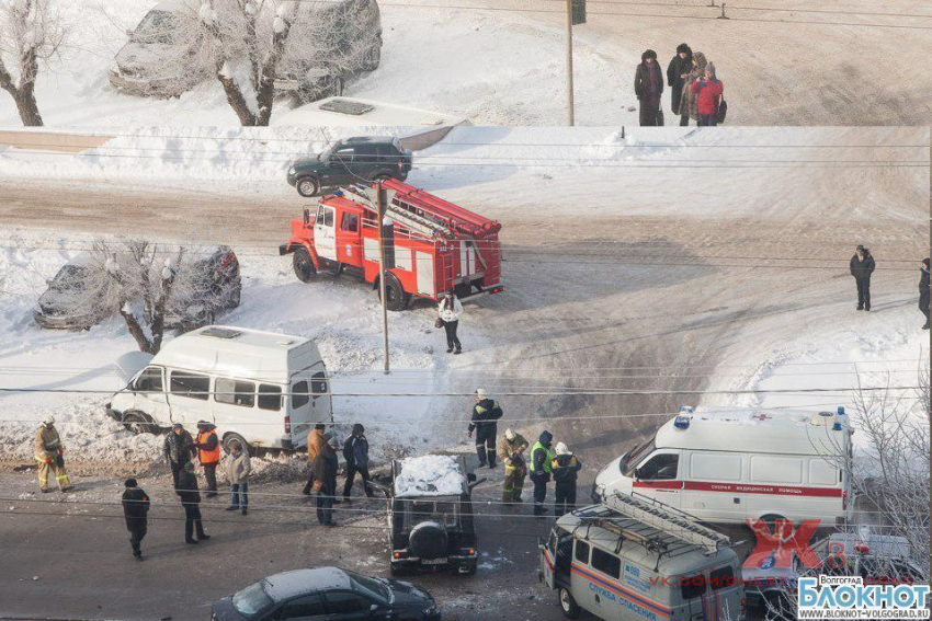 В Волгограде в столкновении двух иномарок и маршрутки пострадал 31-летний мужчина