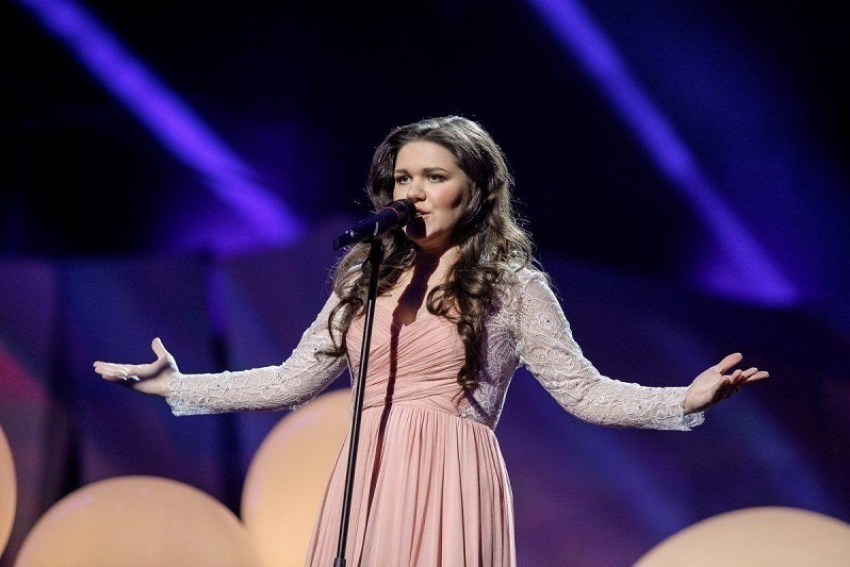 Певица Дина Гарипова доверила свою премьерную песню звукорежиссерам в Волгограде