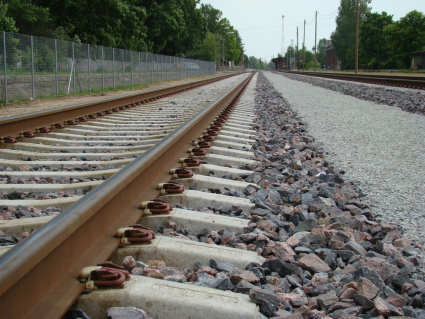 Под Волгоградом сотрудник линейной полиции убил знакомого и бросил его на рельсы