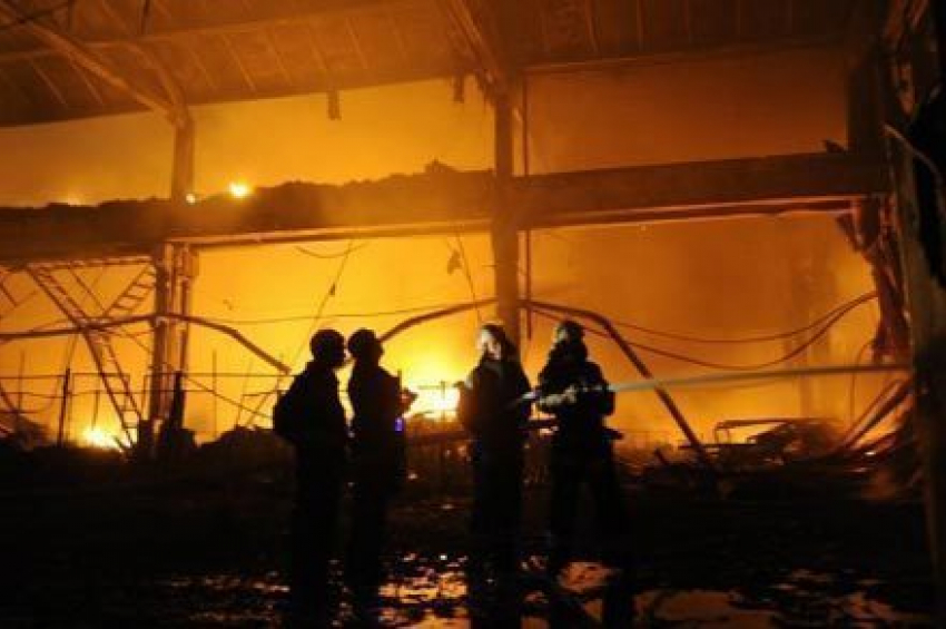 В Волгограде горели склады из-за ошибки персонала