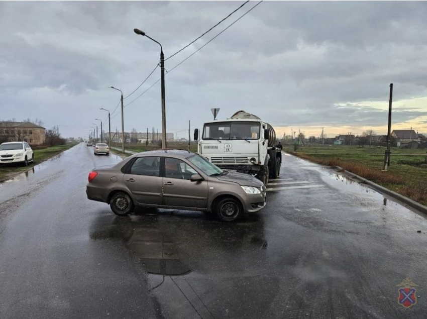 Семилетняя пострадала в ДТП с КамАЗом под Волгоградом