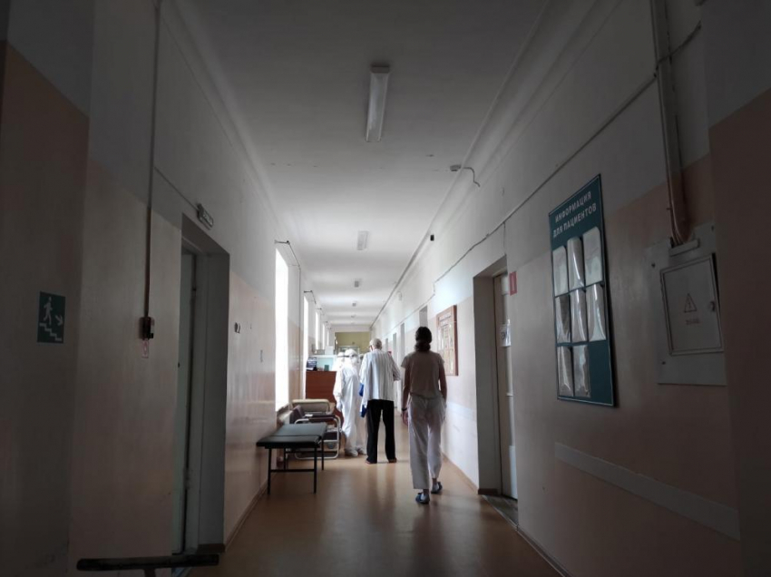 Волгоградец возмутился простаивающим корпусом больницы на сотню коек при переполненных ковидариях