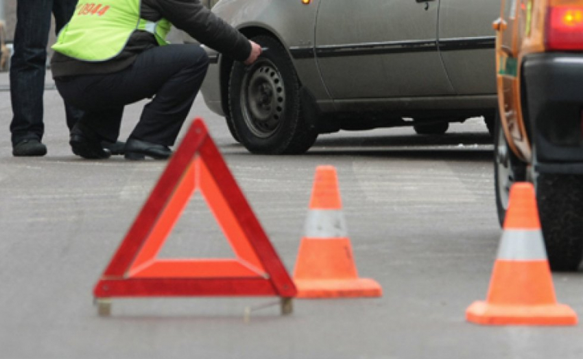 В центре Волгограда Daewoo протаранила Land Rover: 6-летний мальчик в больнице