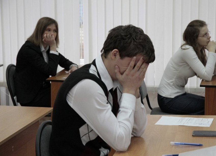 В Волгограде на ОГЭ по математике ученика 9 класса подменил старшеклассник