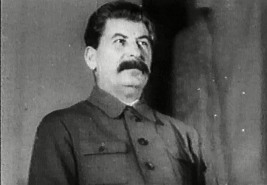 6 декабря 1942 года – Сталин сообщает Рузвельту и Черчиллю о намерении довести до конца ликвидацию окруженной под Сталинградом группировки Паулюса   