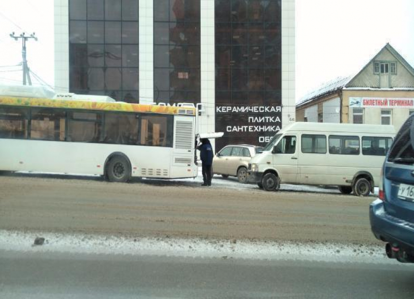 Автобусы «Питеравто» не выдерживают морозов и ломаются, - жители Волгограда 