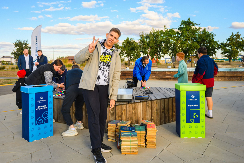 В Котельниково открыли Аллею Шахтерской Славы