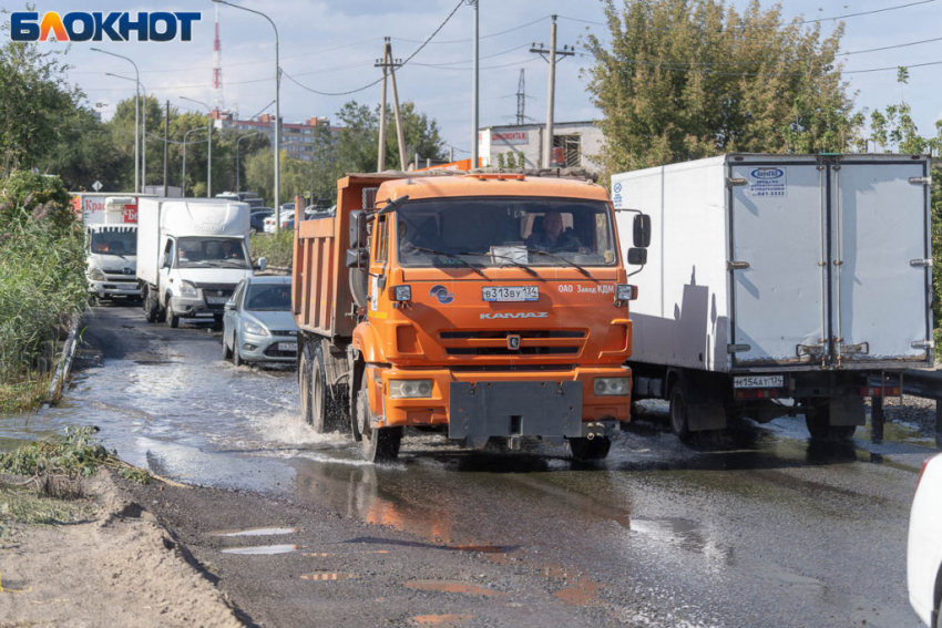 После закрытия Волгограда для фур тяжелые машины начали убивать дороги в Котово