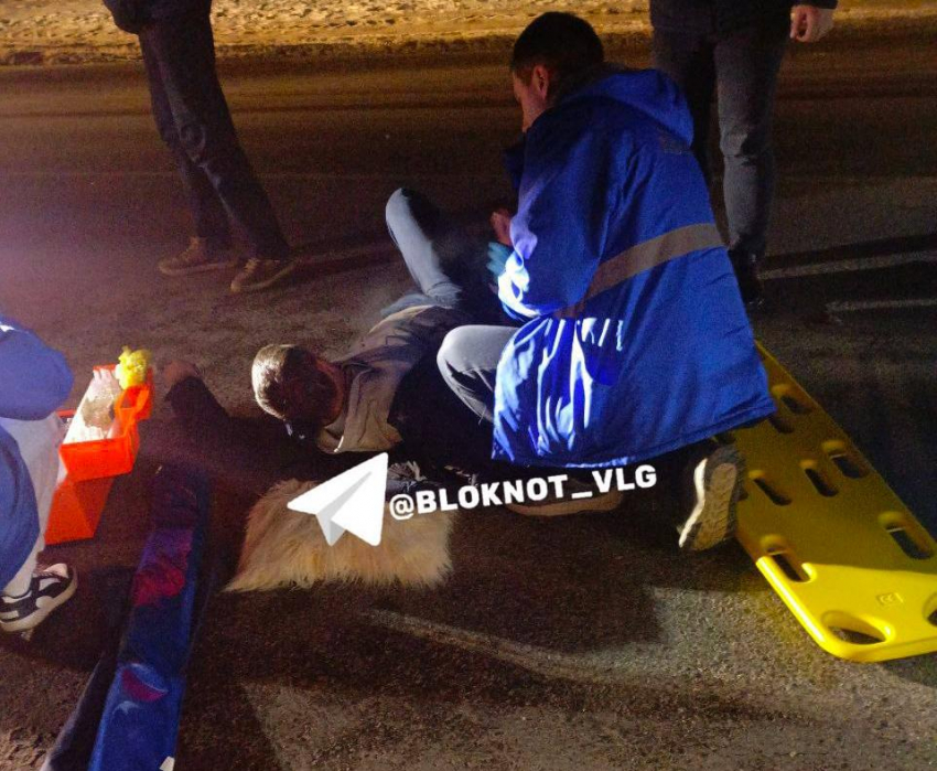 Встречающего маму с автобуса сбила машина на обходе Волгограда 