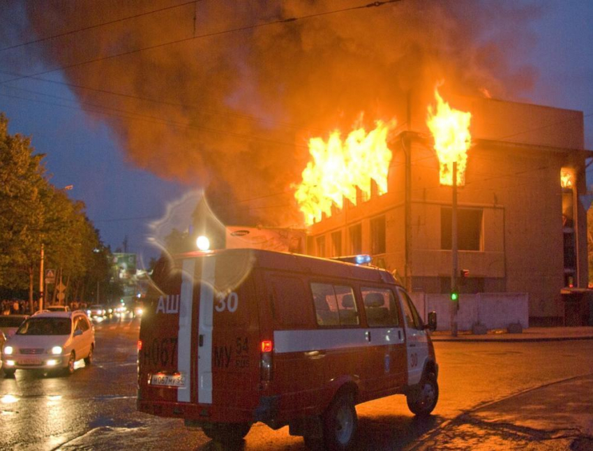 Под Волгоградом на пожаре в квартире 1 пострадал и 5 эвакуировано