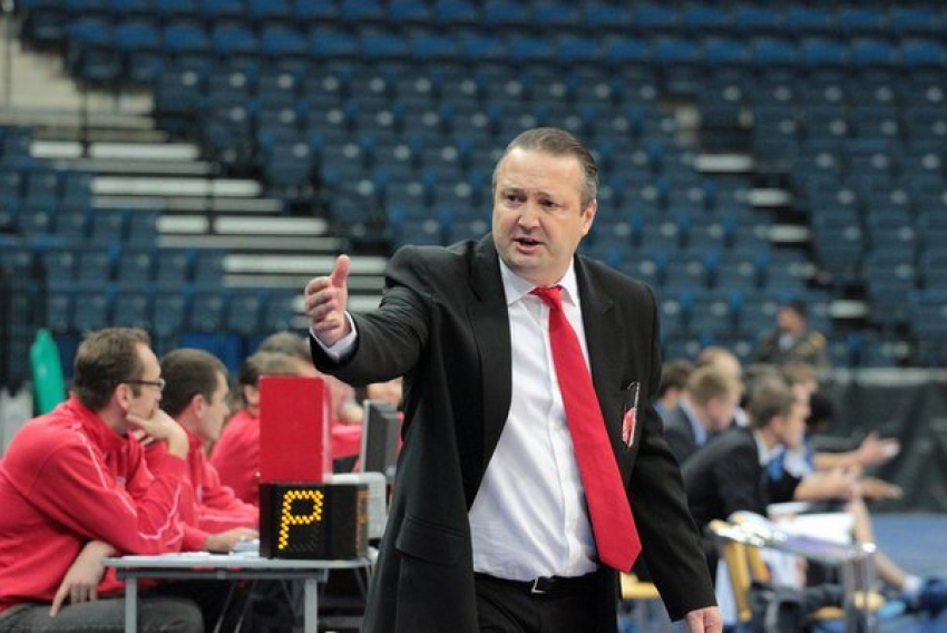 В Волгограде главный тренер «Красного Октября» покинул свой пост