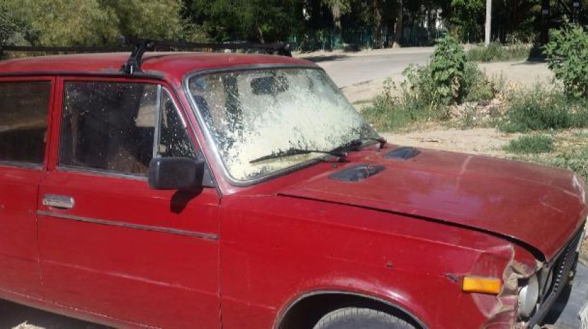 Баллон с монтажной пеной взорвался в салоне авто в Волгограде