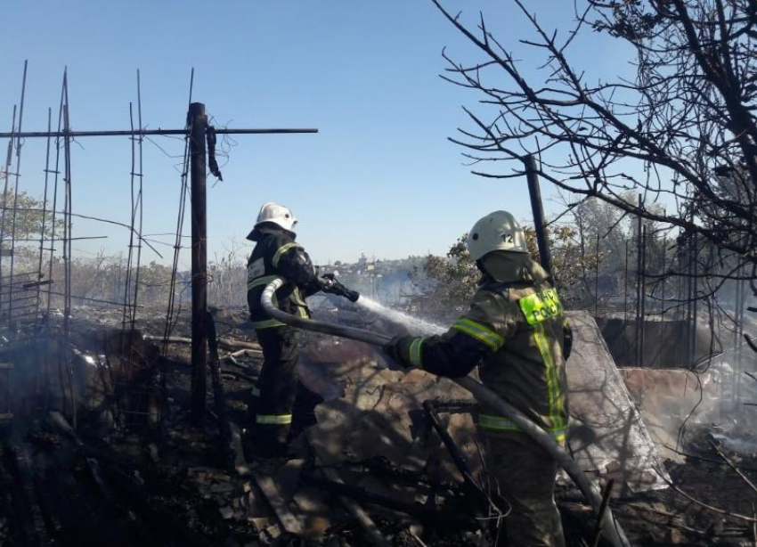 В Волгоградской области ночью сгорела женщина