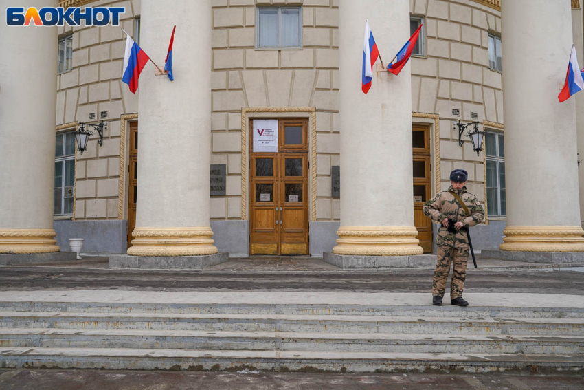 Волгоградки пришли на УИК с дымовой шашкой и зажигательной смесью