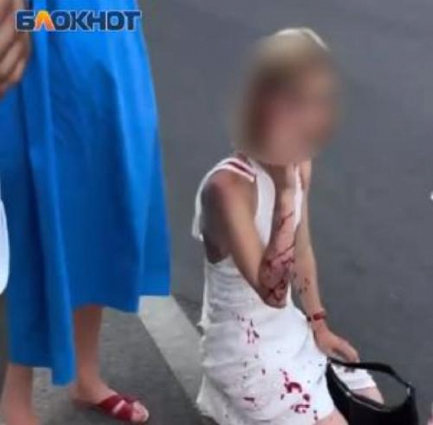 Красавицу-блондинку сбили в центре Волгограда и оставили истекать кровью 