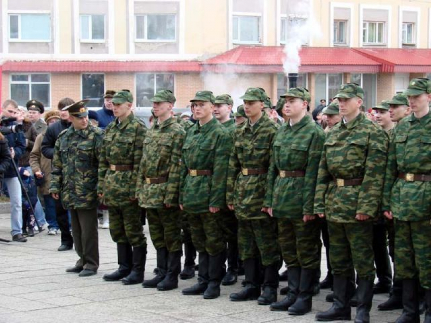 В Волгограде в армию призовут почти 3,5 тысячи солдат