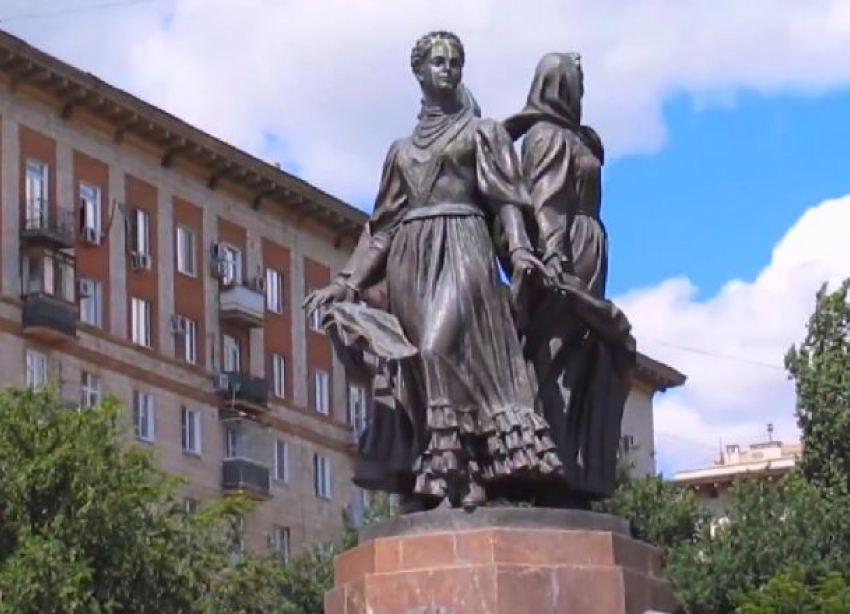 Видео с интересными фактами о фонтанах Волгограда появилось в Интернете