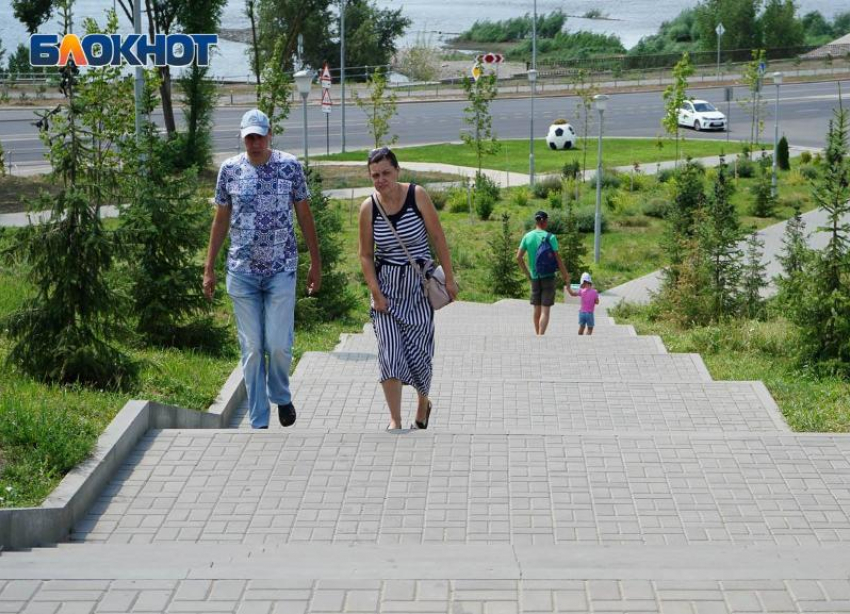 В мае средняя зарплата жителей Волгоградской области стала выше на 352 рубля