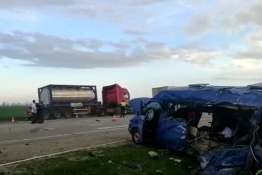 В Волгограде организовали место сбора для родственников пострадавших и погибших девочек в ДТП в Ставрополе