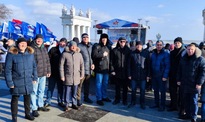Волгоградские депутаты узаконили для себя «золотые» суточные в командировках на Донбасс