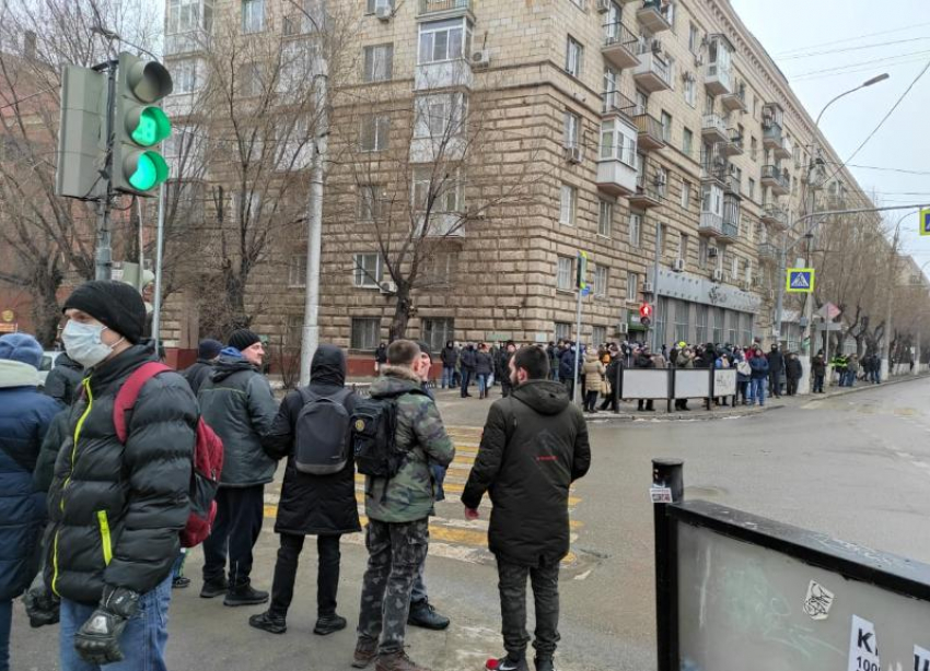 «Страшно, если честно»: волгоградцы о происходящем в центре города