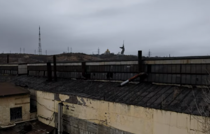 Родина-мать от этого отвернулась: в Волгограде сняли на видео остатки метизного завода